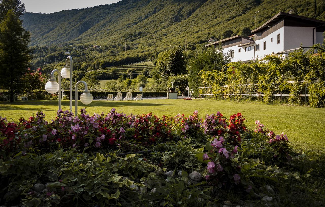 Albergo La Romanella Spinone Al Lago Exterior foto